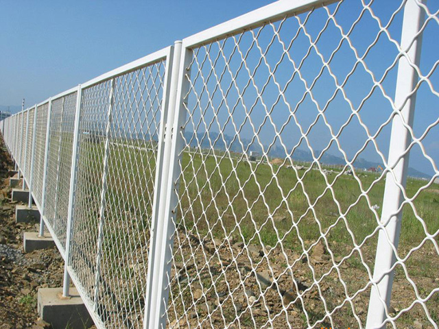 川森農村鐵柵欄圍墻多少錢一米