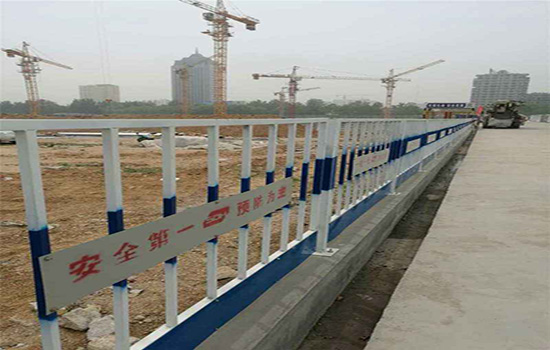 施工護欄安裝方法及立柱間距