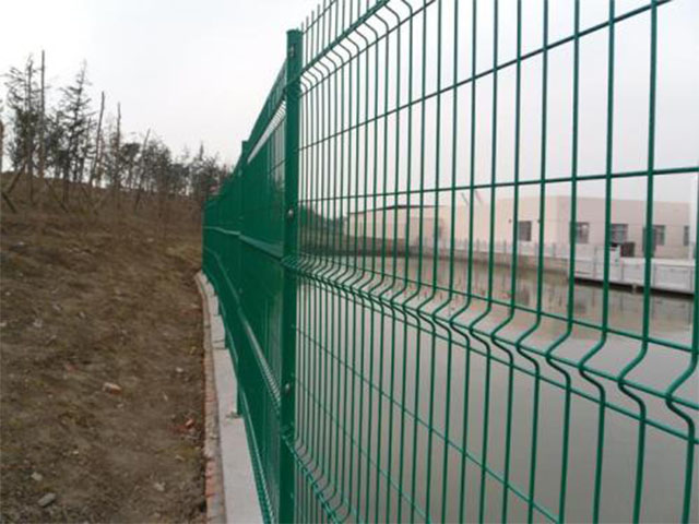 河堤護欄網安裝方法及立柱間距