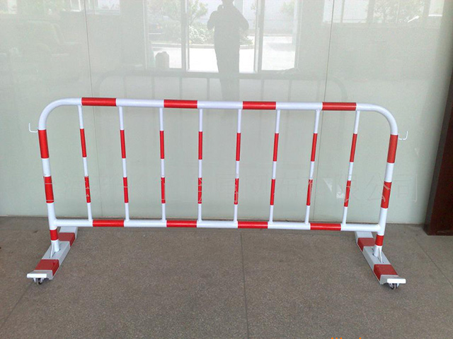 門口移動式防護柵欄的樣式安裝方法及注意事項